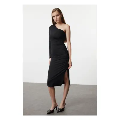 Trendyol Black Asymmetrical Collar One Sleeve Gathered Fitted Midi Knitted Dress