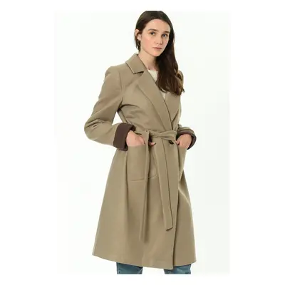 Z6640 DEWBERRY WOMEN'S COAT-BEIGE