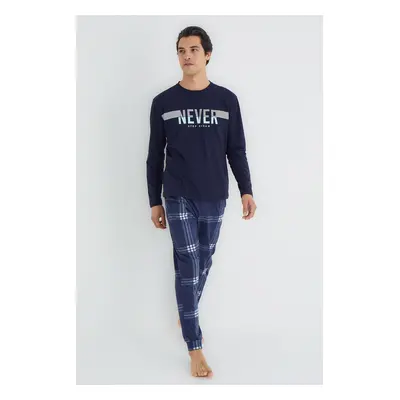 Trendyol Navy Blue Regular Fit Plaid Knitted Pajamas Set