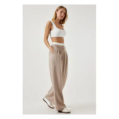 Happiness İstanbul Women's Beige Contrast Waist Detailed Striped Woven Trousers