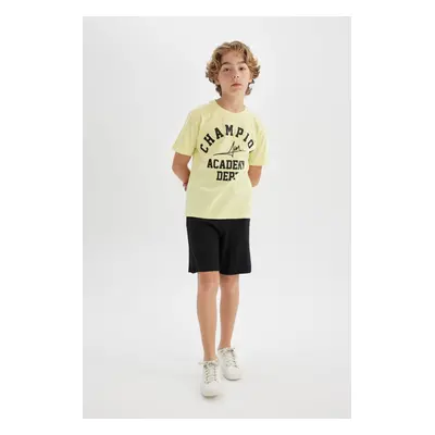 DEFACTO Boy&#39;s Printed Short Sleeve T-Shirt Shorts 2-Piece Set