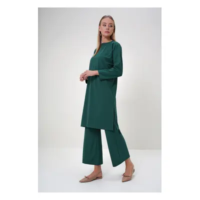 Trend Alaçatı Stili Women's Emerald Green Crew Neck Side Slit Long Tunic and Trouser Set