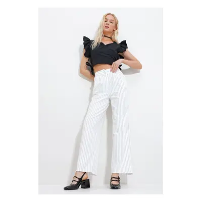 Trend Alaçatı Stili Women's White Striped Double Pocket Palazzo Knitted Trousers