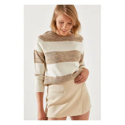 Bianco Lucci Women's Striped Sweater Raglan