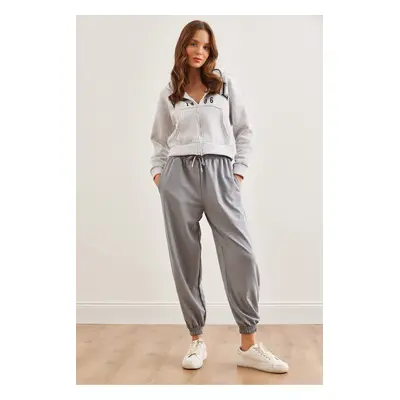 Olalook Women's Dolphin Gray Pocketed Waist Tied Casual Jogger Sweatpants ESF-00000074