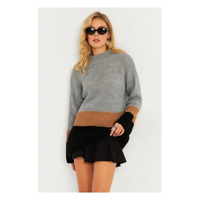 Cool & Sexy Women's Grey Color Block Sweater YV277