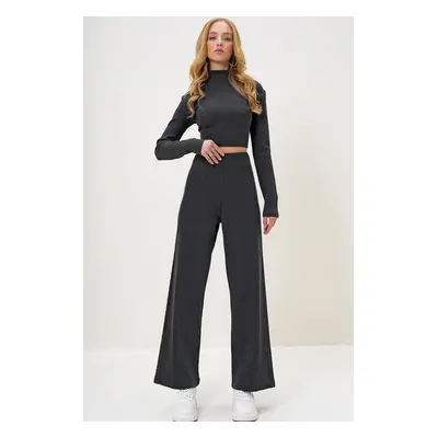 Trend Alaçatı Stili Women Anthracite Stand Collar Camisole Crop Blouse and Pants Suit