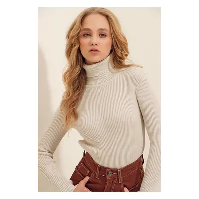 Trend Alaçatı Stili Women's Light Beige Turtleneck Ribbed Knitwear Sweater