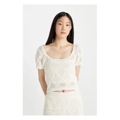 DEFACTO Crop Square Neck Short Sleeve Crochet Knit T-Shirt