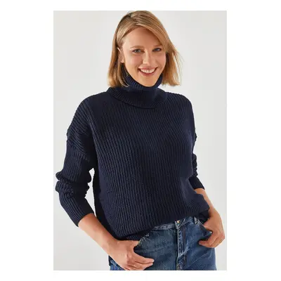 Bianco Lucci Women's Thessaloniki Sweater