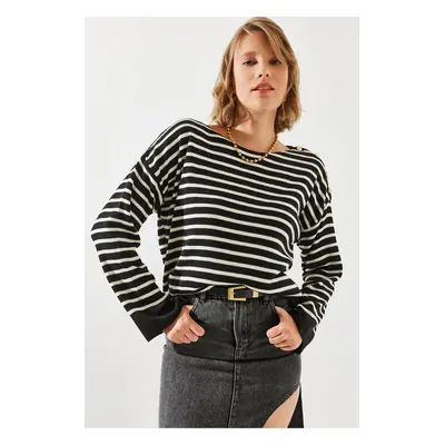 Bianco Lucci Women's Striped Shoulder Buttoned Sweater