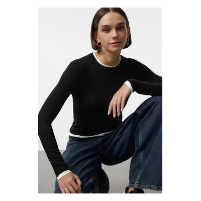 Trendyol Black Color Block Fitted/Body-Smoothing Viscose/Soft Fabric Flexible Knitted Blouse