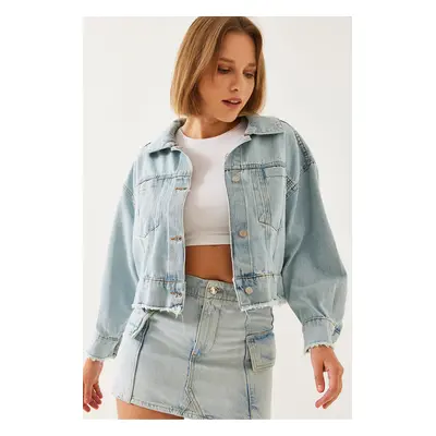 Bianco Lucci Women's Tassel Detail Crop Denim Jacket