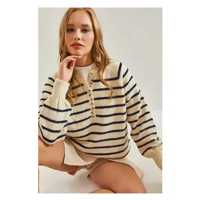 Bianco Lucci Women's Buttonhole Turtleneck Striped Knitwear Sweater