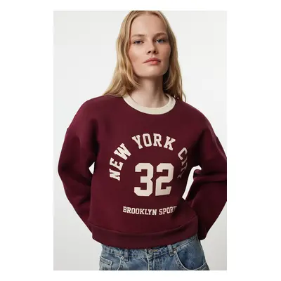 Trendyol Claret Red Color Blocked Slogan Oversize Crop Thick Inside Fleece Knitted Sweatshirt