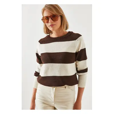 Bianco Lucci Women's Striped Sweater Raglan