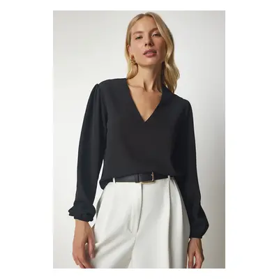 Happiness İstanbul Women's Black V-Neck Crepe Blouse