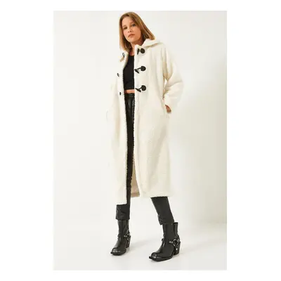 Bianco Lucci Women's Buttoned Lined Belted Teddy Coat