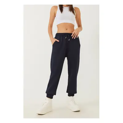 Bianco Lucci Women's Pocket Detailed Elastic Leg Sweatpants MBHS011