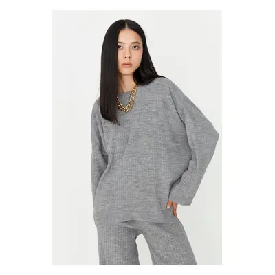 Trendyol Gray Basic Crew Neck Sweater Top-Upper Suit