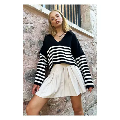 Trend Alaçatı Stili Women's Black Polo Neck Striped Crop Sweater