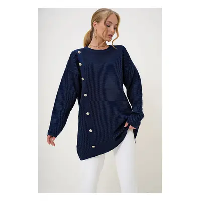 Trend Alaçatı Stili Women's Navy Blue Crew Neck Gold Button Detail Knitwear Sweater