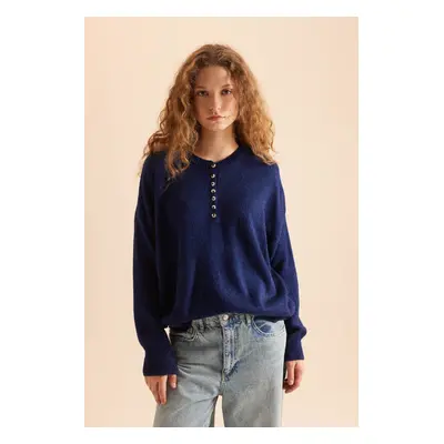 DEFACTO Relax Fit Buttoned Collar Knitwear Sweater