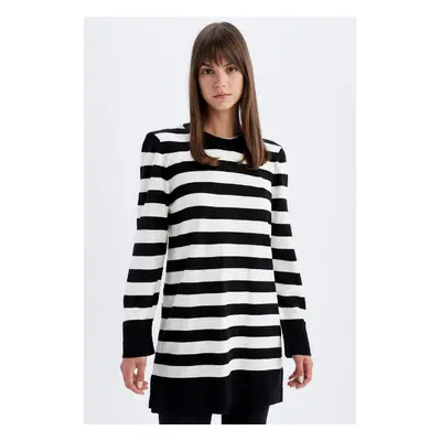 DEFACTO Regular Fit Crew Neck Striped Slit Long Sleeve Knitwear Sweater Tunic Z9007az24au