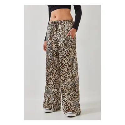 Bianco Lucci Women's Leopard Patterned Elastic Waist Satin Palazzo Trousers