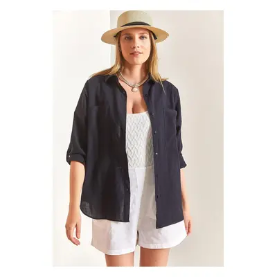 Bianco Lucci Women's Double Pocket Oversize Linen Shirt