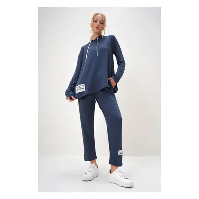 Trend Alaçatı Stili Women's Indigo Blue Emblem Detailed Hooded Double Yarn Tracksuit