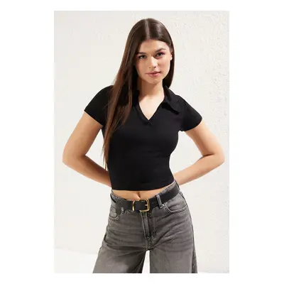 Trendyol Black Plain Fitted/Body-Smooth Polo Collar Knitted Blouse