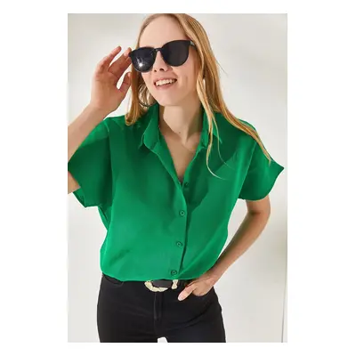 Olalook Women's Grass Green Bat Oversize Linen Shirt