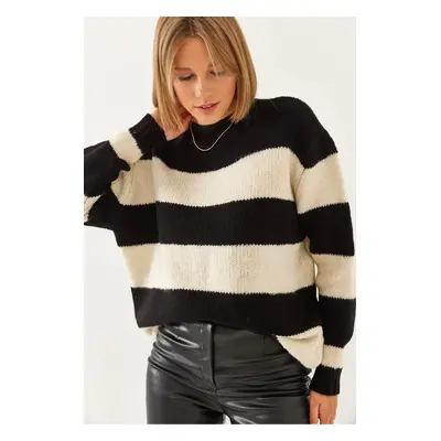 Bianco Lucci Women's Crew Neck Striped Knitwear Sweater