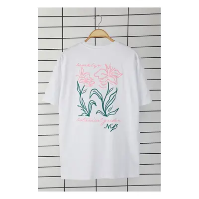 Trendyol White Oversize/Wide Cut Floral Print 100% Cotton T-Shirt