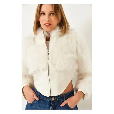 Bianco Lucci Women's Leather Garni Detailed Crop Faux Fur Jacket