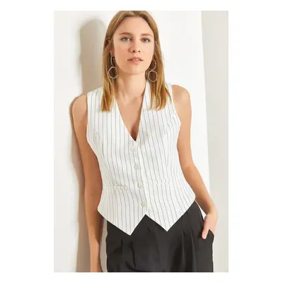 Bianco Lucci Women's V-Neck Flato Pocket Woven Vest