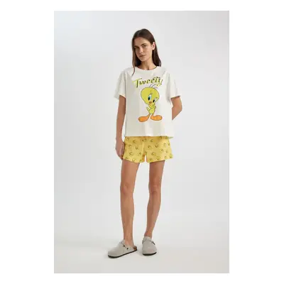 DEFACTO Fall In Love Looney Tunes Pajama Set Short Sleeve Top Shorts Elastic Waist Bottom