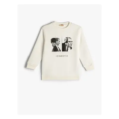 Koton Atatürk Printed Sweatshirt Raised Crew Neck