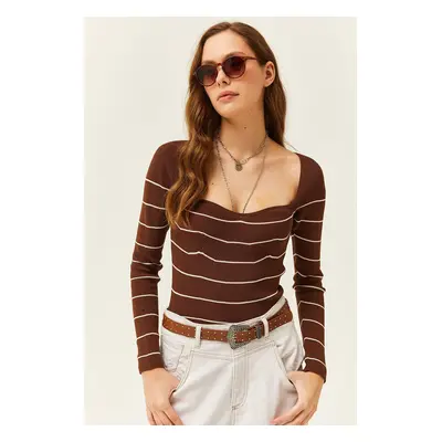 Olalook Women's Striped Bitter Brown Kissed Collar Crop Knitwear Blouse