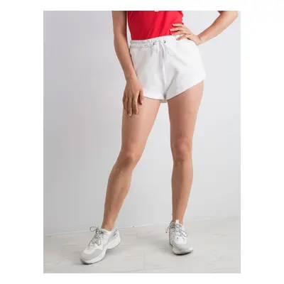 Knitted shorts with pockets white