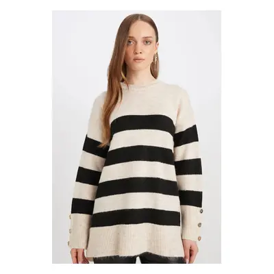 DEFACTO Regular Fit Crew Neck Buttoned Striped Knitwear Sweater Tunic