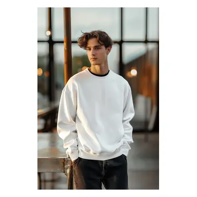 Trendyol Ecru Oversize/Wide Cut Cotton Basic Thick Sweatshirt with Polar Fleece Inside