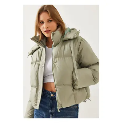 Bianco Lucci Women's Hooded Short Puffer Coat