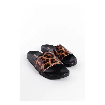 Capone Outfitters Women's Slippers