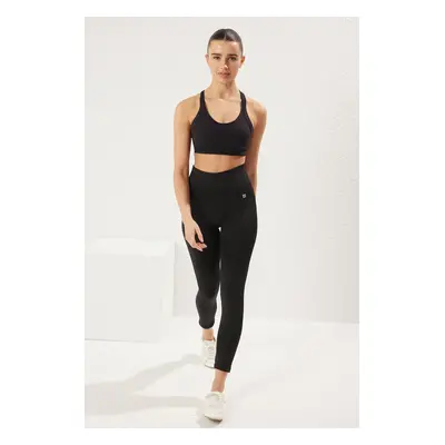 Trendyol Black Soft Brushed Fabric Supported/Shaping Back Knitted Sports Bra with Hook Detail