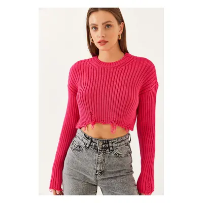 Bianco Lucci Women's Crew Neck Ripped Detail Crop Knitwear Sweater