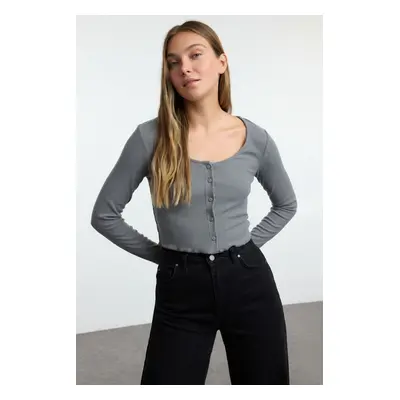 Trendyol Grey Fitted/Body-Sit Pool Neck Flexible Knitted Blouse