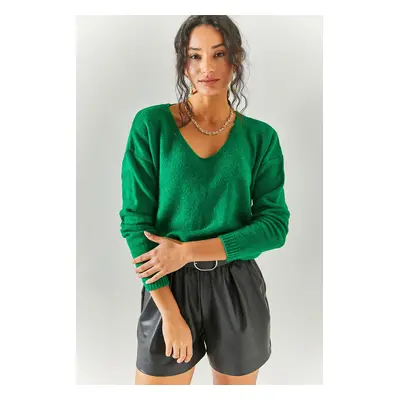 Olalook Women's Grass Green V-Neck Soft Textured Knitwear Sweater