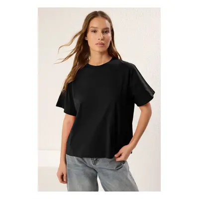 Trendyol Black 100% Cotton Stitch Detail Relaxed/Comfortable Pattern Knitted T-Shirt